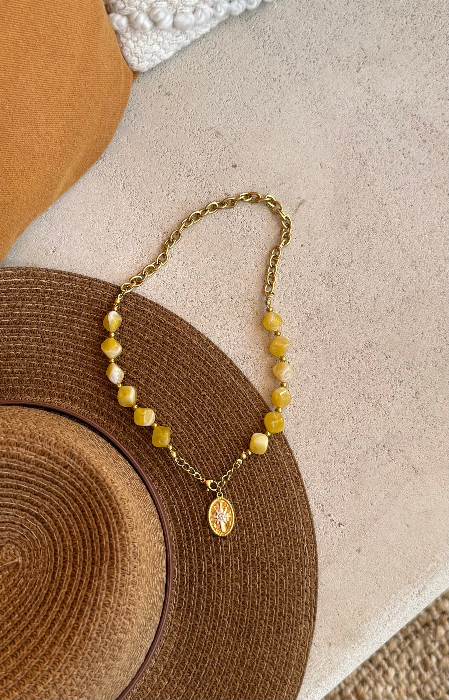 Collier Miela